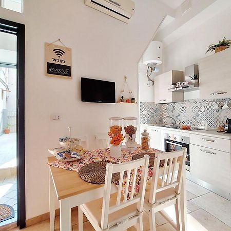 Casa Vacanze Lacorte Byfrancy Bari Bagian luar foto