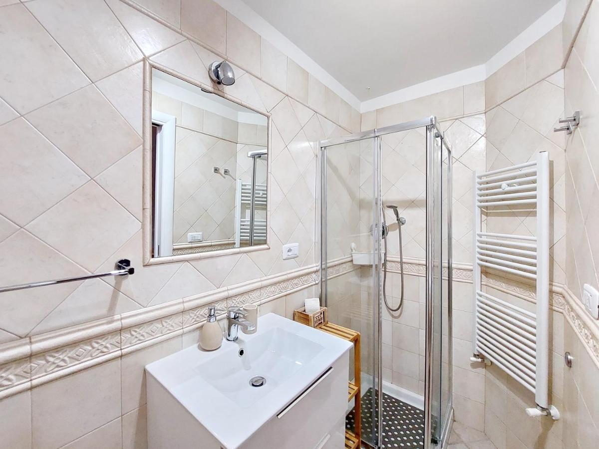 Casa Vacanze Lacorte Byfrancy Bari Bagian luar foto